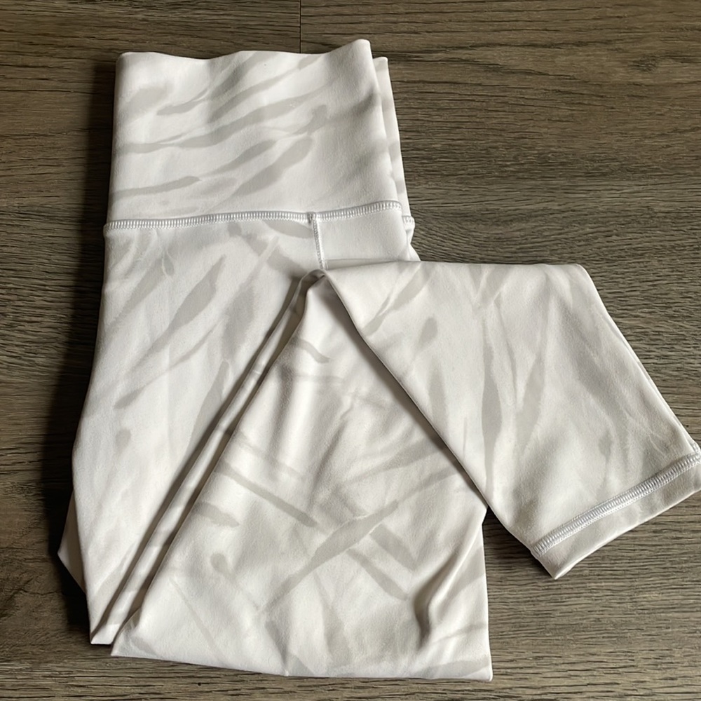ATHLETA leggings with stash pockets